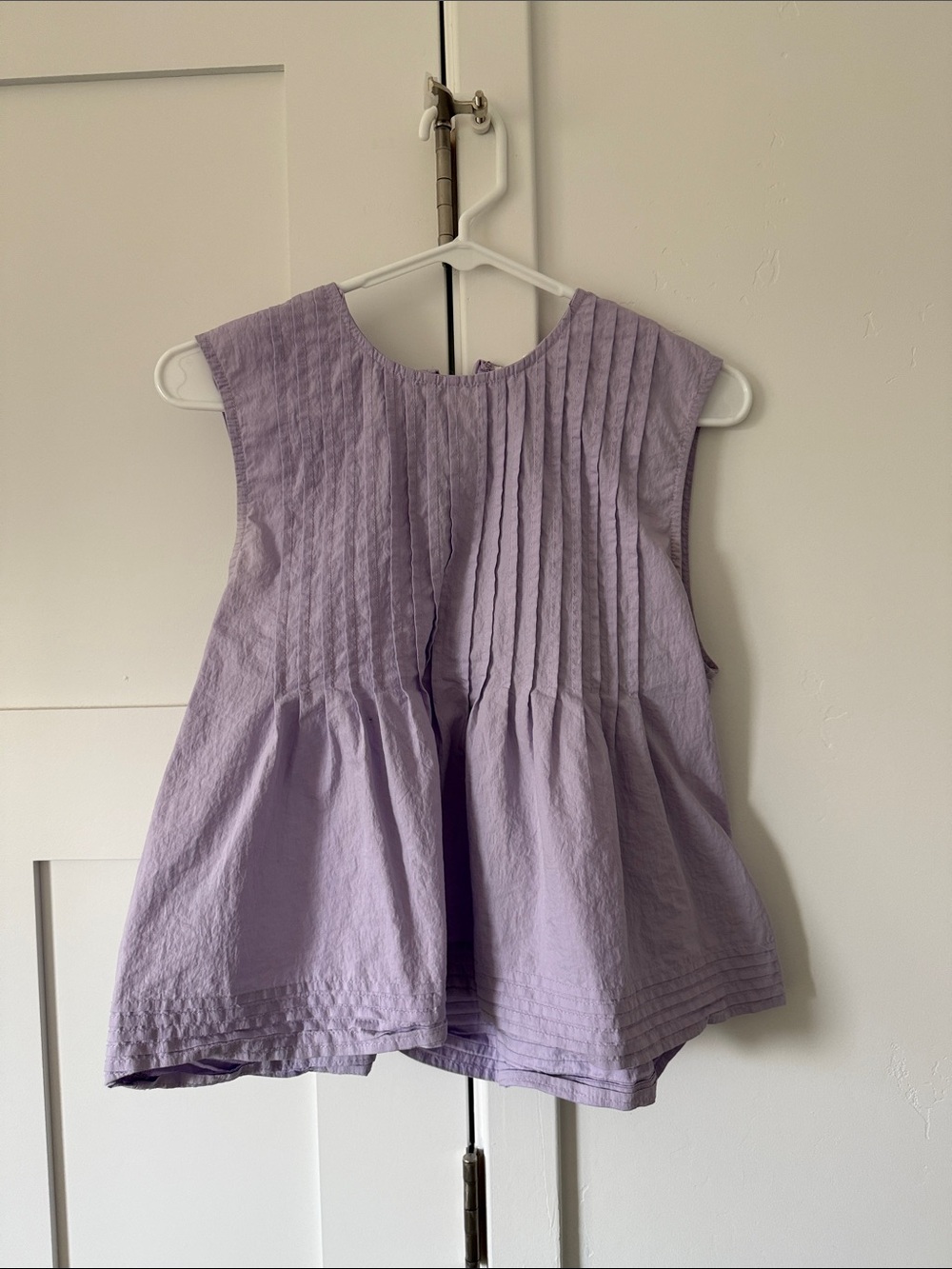 Sleeveless Lavender Pleated Cotton Blouse
